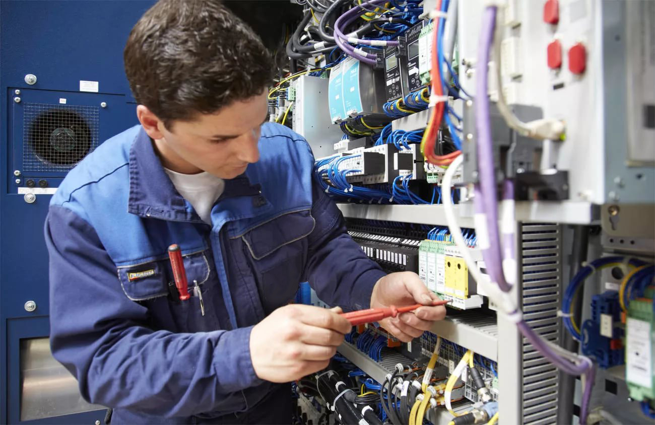 Открыта вакансия на должность сервисного инженера